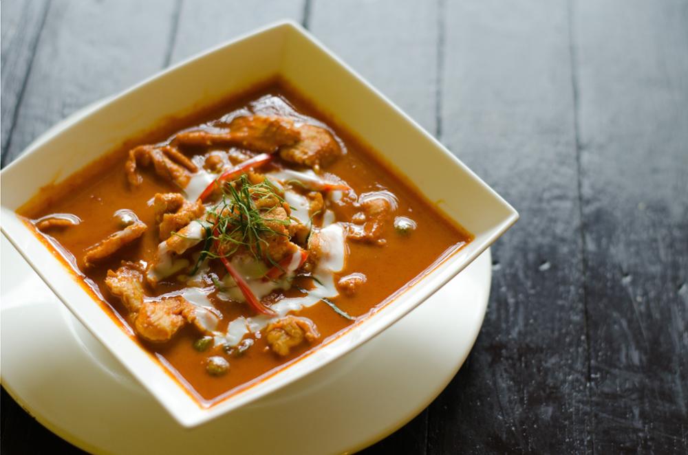 Curry Rouge Fort, Herbes et épices