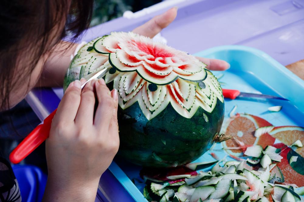 Le Kae-Sa-Luk, l’art traditionnel de sculpter les fruits